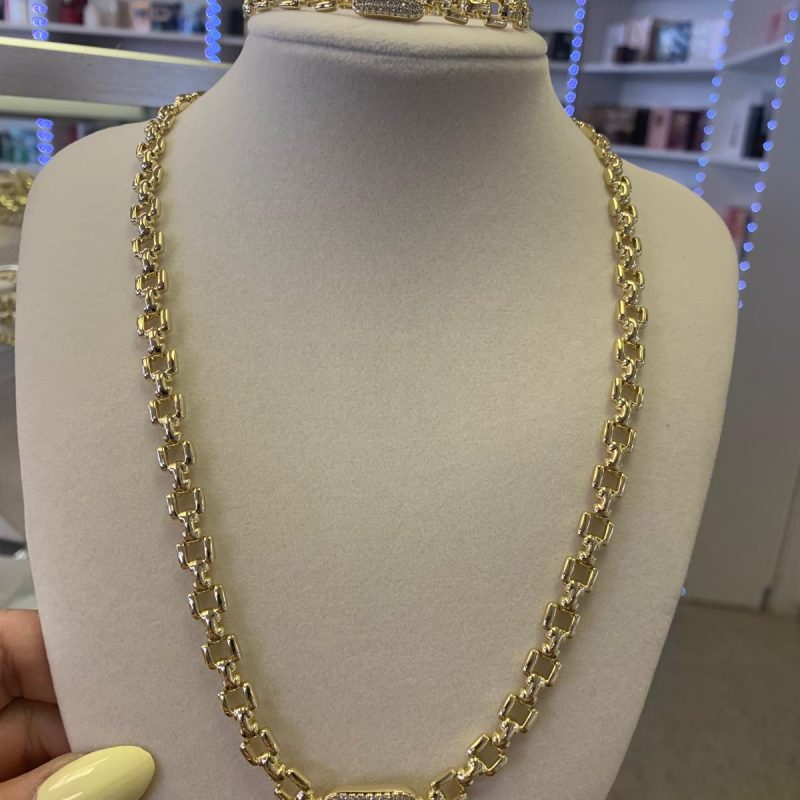 Stainless steel with 5 microns of 14k gold
